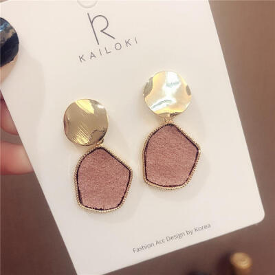 

2018 New Arrival Zinc Alloy Vintage Geometric Women Dangle Earrings South Koreatemperament Irregular Plush Simple Metal Earrings