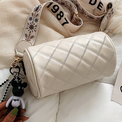 

2019 new Joker fashion mini messenger bag female Korean version of small Xiangfeng Lingge chain shoulder bag