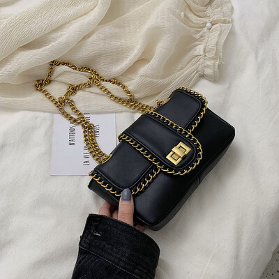 

French small foreign bag female 2019 new Korean version of the wild single shoulder slung fashion lock chain small square bag