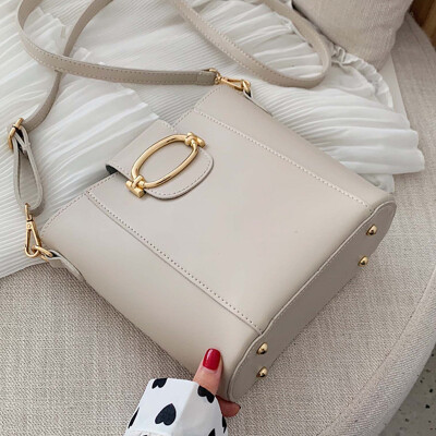 

Summer French minority bag girl 2019 new fashion leisure one shoulder slanted bucket bag