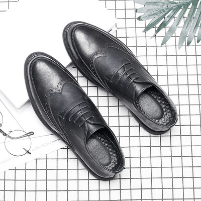 

Spring Bullock mens shoes carved retro old belt British round head Korean version of the tide shoes mens casual shoes men