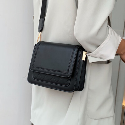 

Womens bag 2019 new fashion wide shoulder strap shoulder bag retro foreign gas Messenger bag wild ins popular bag
