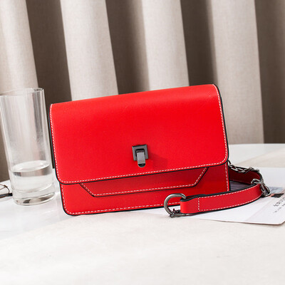

In the summer ins little ladies go on the Korean version of Joker chain fashion shoulder Messenger bag simple
