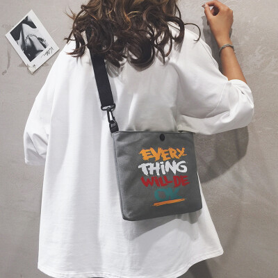 

Small bag female 2019 new Korean version of the wild personality graffiti shoulder Messenger bag ins Harajuku student canvas bag