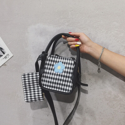 

Small fresh girl small bag 2019 new Korean fashion wild single shoulder canvas bag lattice Messenger bag