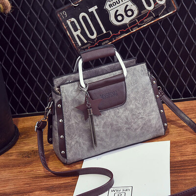 

Handbag female 2018 new ladies shoulder diagonal package Europe&the United States tide retro small square bag female Mummy bag handbag