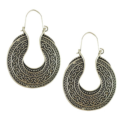 

Unique Bohemian Metal Carved National Wind Circles Ear Buckle