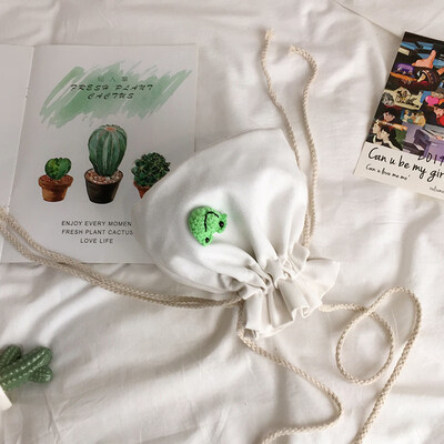 

2019 new fashion simple wild Messenger bag cute frog canvas bag casual cartoon girl shoulder bag