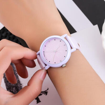 

2018 Band Analog Pure Color hand clock women Simple Temperament Quartz watch Fashionable Business ladies wristwatches D