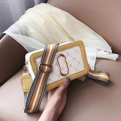 

2019 new fashion simple wild broadband small square bag chic heart-shaped embroidery thread rhombic color contrast shoulder Messenger bag