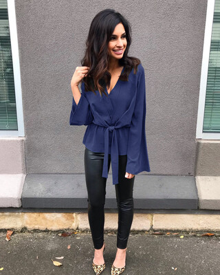 

Elegant Ladies Chiffon Blouses 2019 New Solid Lace up Flare Sleeve Blouse Tops Female Casual V-neck Wrapped Top Femme