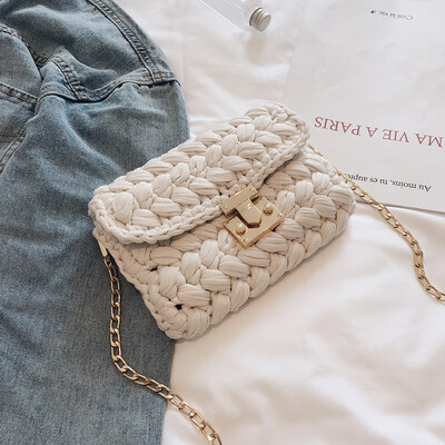 

Ins super fire personality wild bag female 2019 new Korean version of the shoulder slung woven fashion chain small square bag