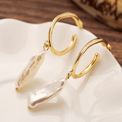 

Retro Freshwater Pearl Earrings Creative Temperament Simple Wild Slim Earrings