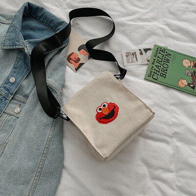 

Ins package 2019 new simple wild casual shoulder bag fashion Messenger small square bag cartoon cute canvas bag