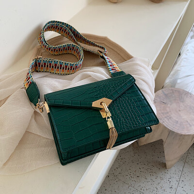 

Broadband small bag handbags new 2019 Korean version of the solid color personality small square bag casual simple shoulder Messenger bag tide
