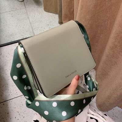 

French small bag female 2019 new wave of high-end sense of the Korean version of the wild single shoulder slung fashion small square bag