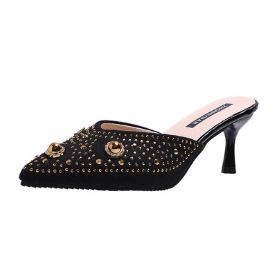 

In spring&summer the new fine heel heels are worn by the woman with a word of sandals&slippers in the head of a single sh