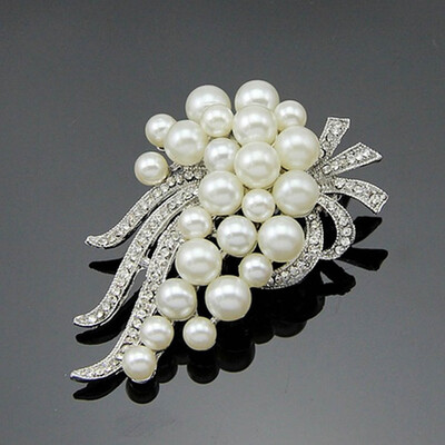 

Fashion Wedding Faux Pearl Crystal Flower Brooch Pin Silver Plated Bridal Jewelry Gift