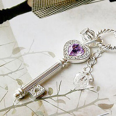 

New High Quality The Latest Explosion Models Korean Version of The Long Section of Love Crown Key Necklace Sweater Chain