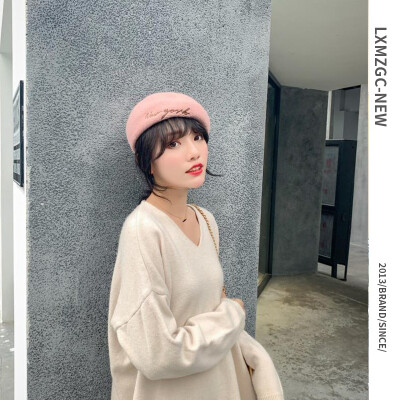 

2019 New Ladies FallWinter Hat Retro Japanese Painter Hat Letter Embroidered Beret Korean Pumpkin Hat