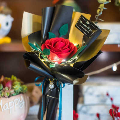 

Decoratives Felt Rose Carnation Non-Woven Bouquet Fake Roses Flower Handmade Holding Flowers Party Home Decor