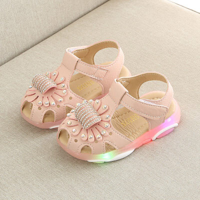 

2019 LED lights sandals baby girls sandals summer flowers princess shoes non-slip soft first walk newborn sneakers beach shoes