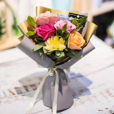 

Non-Woven Roses Bouquet Holding Flowers Party Decoration Artificial Flowers Craft Wedding Fake Flowers Festival Home Decor Kit