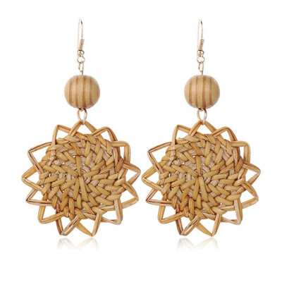 

Fahsion Wood Straw Weaved Rattan Flower Earrings