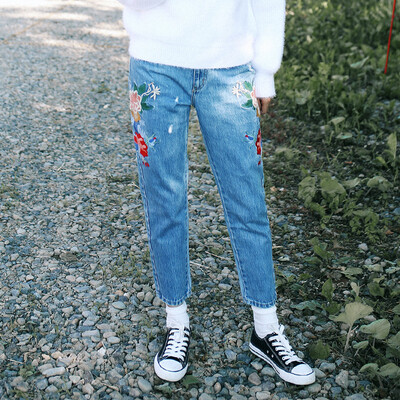 

And with pure Raincun N2317 Korean version of the casual nine points harem pants female autumn embroidery loose jeans blue 29