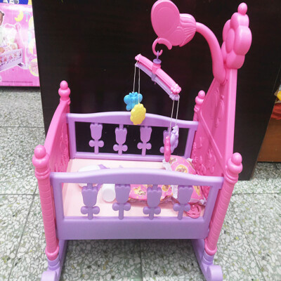 

Creative Baby Girls Pretend Play Furniture Toys Dolls Bed with Quilt Pillow Hanging Bells 2 Milk Bottles Child Gift Toys Bed Set