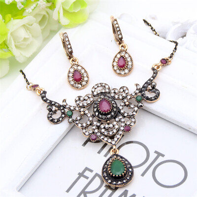 

New Turkish Women Flower Vintage Pendant Necklaces Antique Gold Color India Wedding Bohemian Bridal Jewelry Charm Choker Bijoux