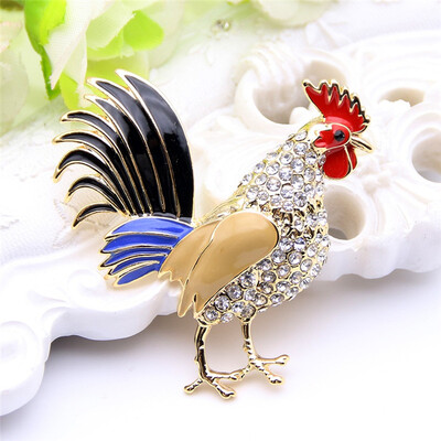 

Lucky Zodiac Animal Rooster Pin Brooch для женщин Rhinestone Enamel Броши для животных Броши Кристаллические штыри для ювелирных и