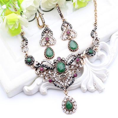 

Turkish Women Earrings Necklace Jewelry Set Resin Rhinestone Drop Princess Hook Earring Flower Wedding Necklace Retro Gold Plate