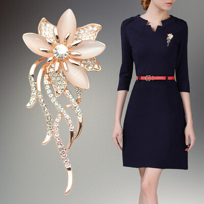 

Fashionable Opal Stone Flower Brooch Pin Women Garment Accessories Jewelry Brooch Rhinestone Pin