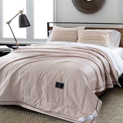 

Kang Xin is the core of cotton skin-friendly breathable summer cool thin quilt cotton satin fabric washable blue gray 200230cm