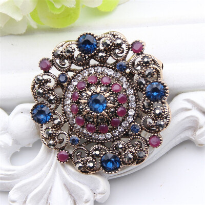 

Vintage Round Resin Flower Turkish Brooch Pin For Women Antique Gold Color Arabesque Rhinestone Brooch Broches Lapel Scarf Pin