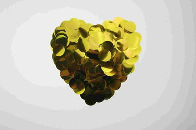

Biodegradable 25CM Paper Confetti for Holiday Anniversary Birthday Graduation Wedding Bridal & Baby Parties Circles 30G