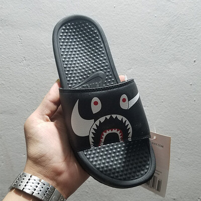 

2018 Nike BENASSI SWOOSH NIKE Тапочки Мужчины и женщины Пары Главная Тапочки Корка Anti-Skid Beach Flip Flops Летние тапочки
