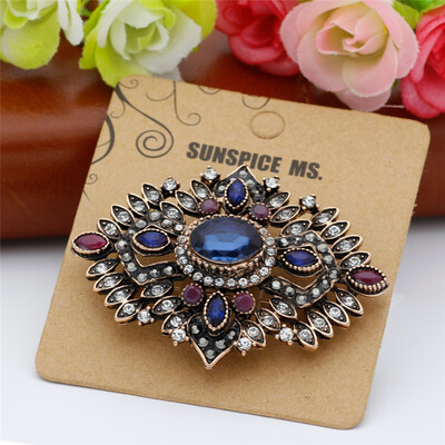 

Gothic Style Women Hollow Flower Resin Vintage Brooch Corsage Antique Gold Color Turkish Indian Ethnic Wedding Banquet Jewelry