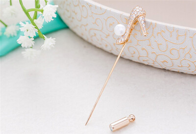 

Popular High-heeled Shoes Brooch Pins Crystal Copper Jewelry Gold Color Brooches Broches Collar Hijab Lapel Pin Men Party Pins