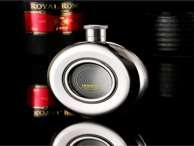 

Qian Xu Русский портативный кувшин Whisky Jug Jug Jug нержавеющая сталь подлинные наружные портативные 5 унций унция чистая ручная