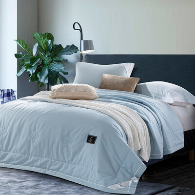

Kang Xin is the core of cotton skin-friendly breathable summer cool thin quilt cotton satin fabric washable blue gray 200230cm