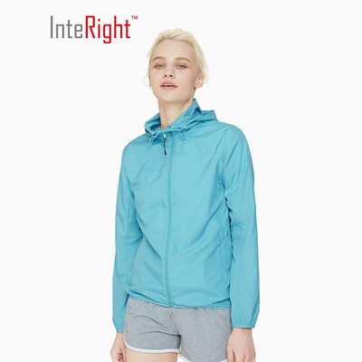 

INTERIGHT outdoor skin clothing for men&women models light breathable windbreaker water blue female