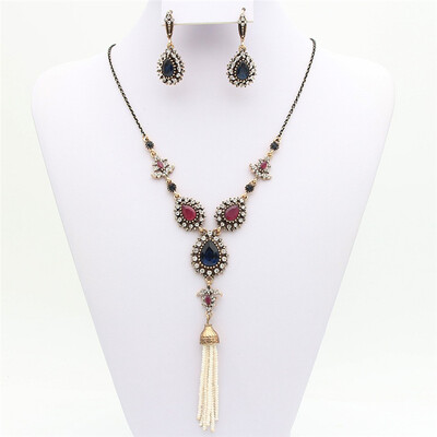 

Vintage Women Flower Jewelry устанавливает турецкую смолу антикварные ювелирные изделия из смолы с капюшоном из ожерелья из бисера