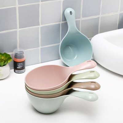 

Melody Jia Japanese thick plastic long handle household bathroom small water scoop mouth cup kitchen baby shampoo bath water scoop shampoo