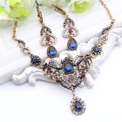 

Turkish Women Earrings Necklace Jewelry Set Resin Rhinestone Drop Princess Hook Earring Flower Wedding Necklace Retro Gold Plate