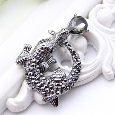 

Fashion Women Crocodile Brooch Big Crystal Rhinestone Jewelry Pin Animal Brooches Broches Chic Crocodile Badge Ladies Lapel Pins