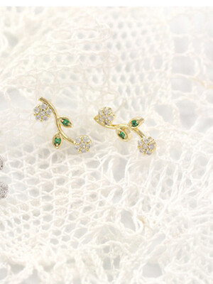 

ONICE 925 Sterling Silver Eearing with Flowers accented with Zircon WQE020