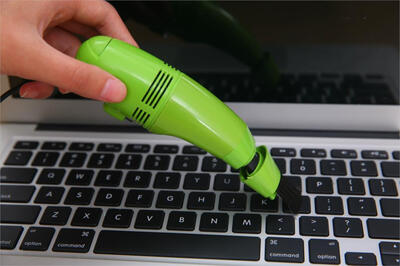 

Cntomlv Hot Sale Useful Mini USB Vacuum Cleaner Dust Collector Convenience Computer Desktop Keyboard Dust Cleaning Brush