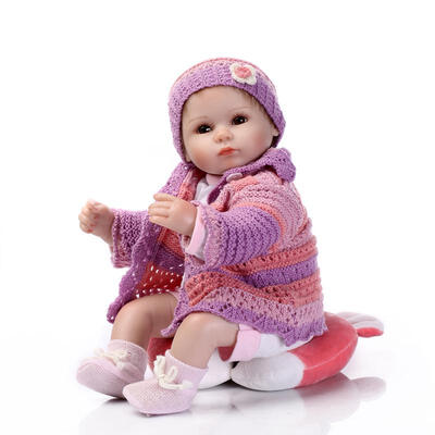 

18Inch Dolls 42cm Silicone Baby Reborn Dolls With Cotton Body Dressed in Nice Sweater Lifelike Doll Reborn Babies Toys for Girl